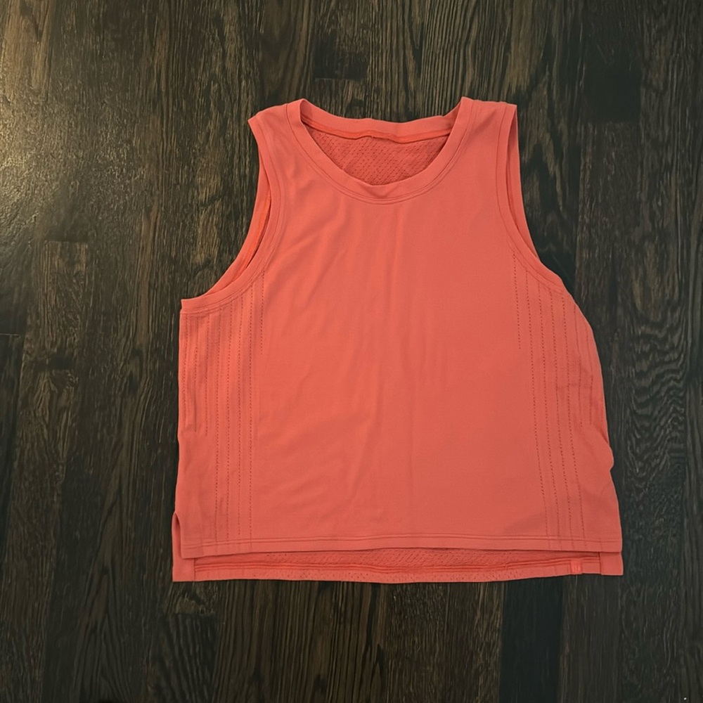 Lululemon loose fitting tank top size 6.